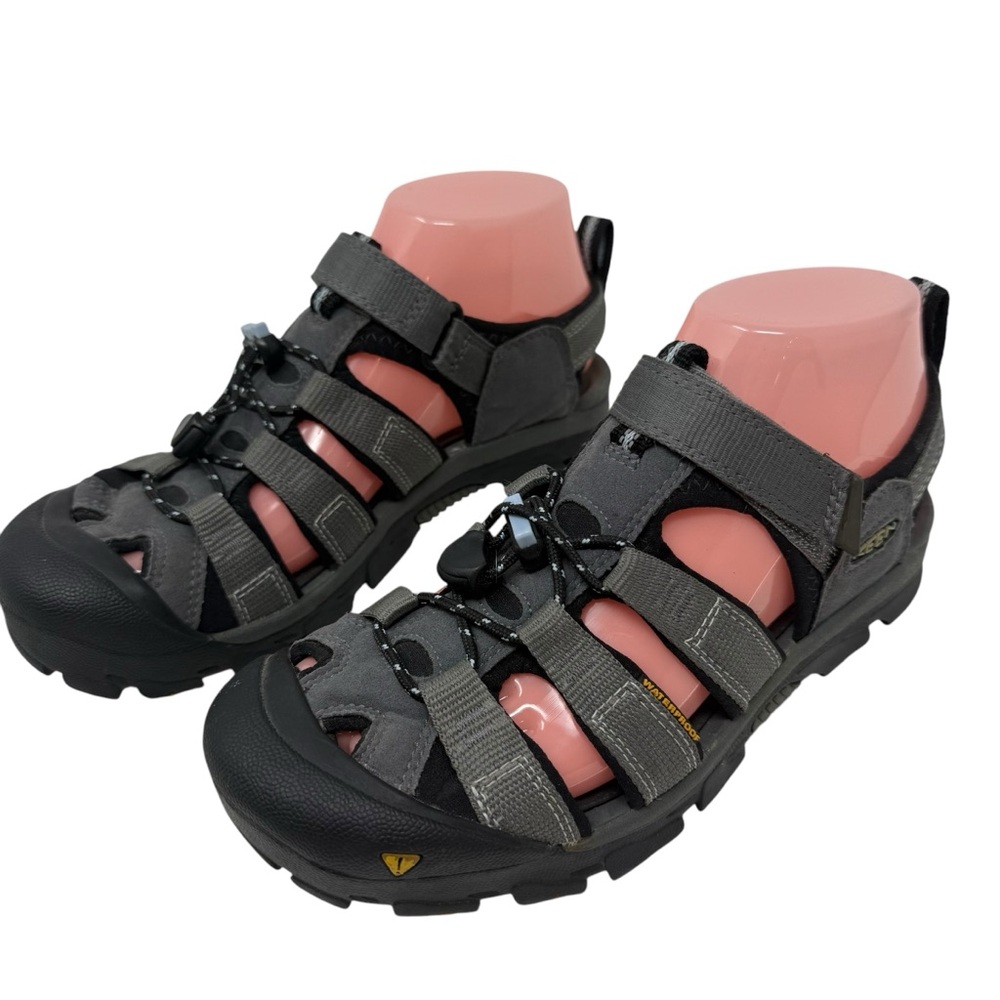 KEEN Womens Size 7 Newport H2 Gray Fisherman Sandals closed toe Shoes sandals